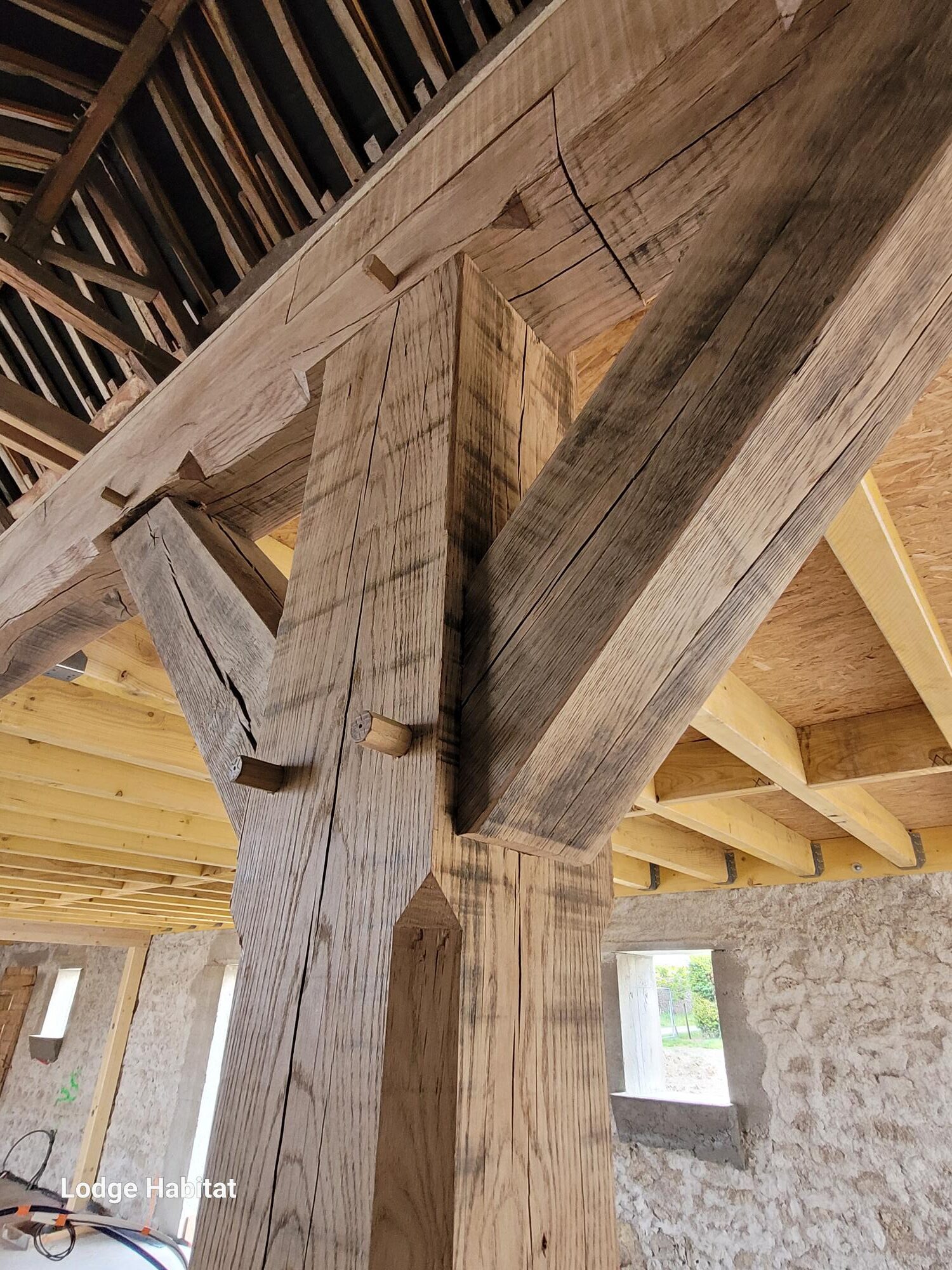 couverture et charpente lodge habitat dans l'Allier (1) (2)